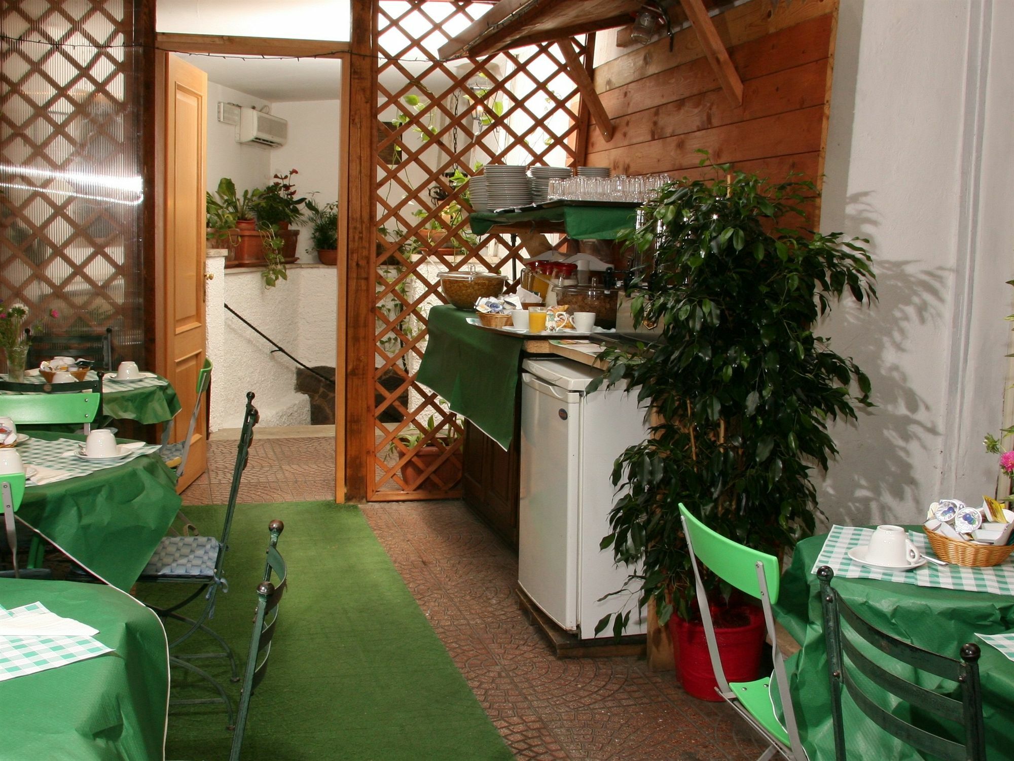 Gaudi Guesthouse Roma Esterno foto